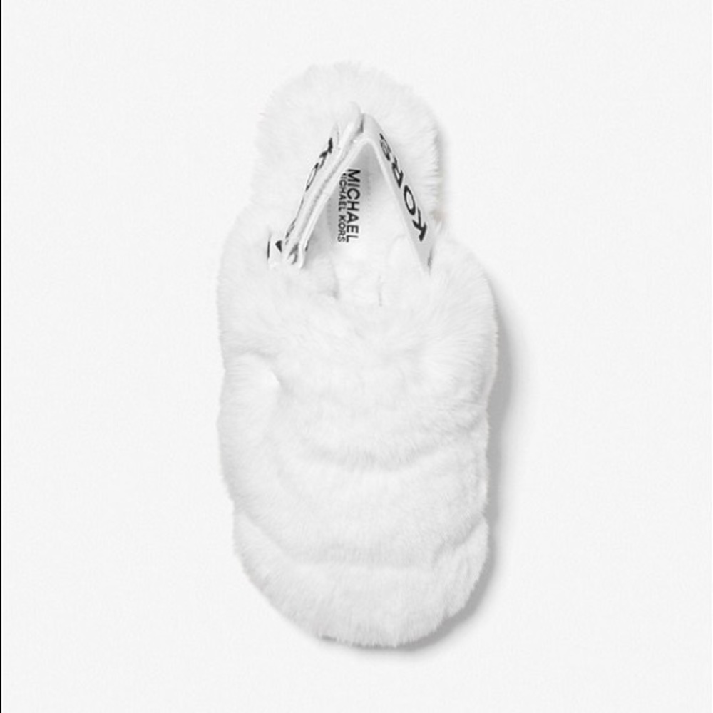 MICHAEL MICHAEL KORS (it’s available)
Elsie Faux Fur Slipper. 💯 Authentic